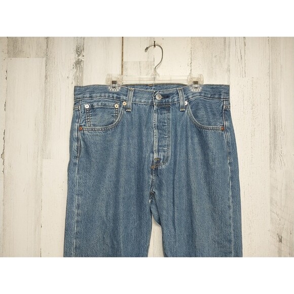 Levi's 501 Jeans Men's 32x29 Blue Medium Wash Button Fly Original Fit Denim - Picture 3 of 8